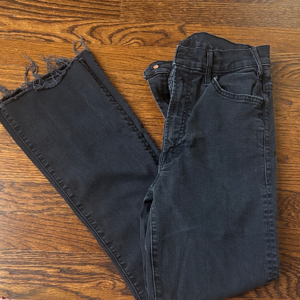 MOTHER women’s distressed black jeans “Hustler Ankle Fray” style